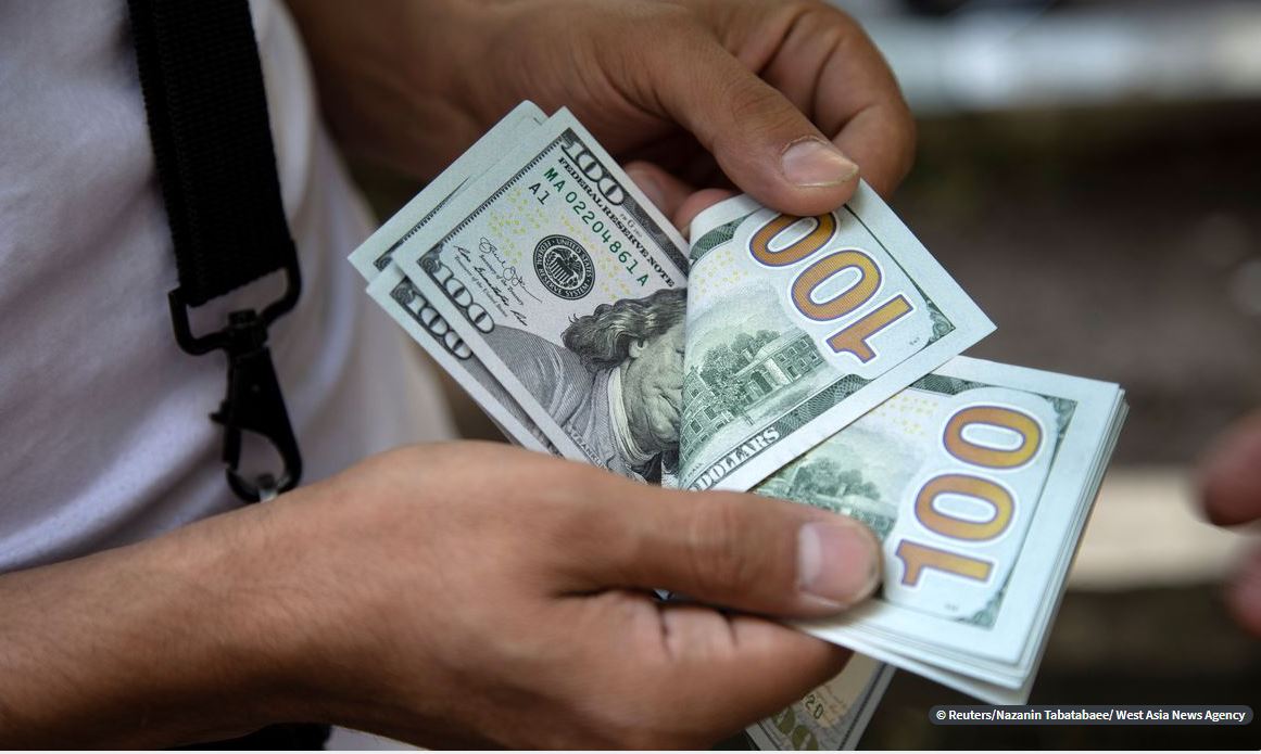 CÂMBIO: Dólar aproxima-se de R$ 5,40 e fecha no maior valor desde novembro