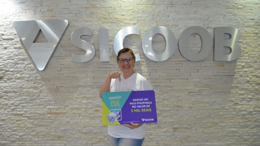 SICOOB METROPOLITANO: Cooperada de Maringá é premiada na promoção do Pix
