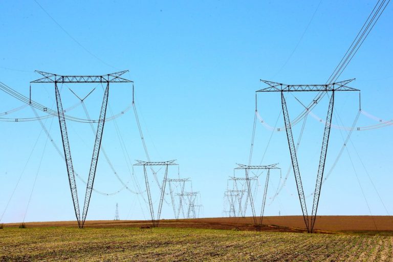 ENERGIA ELÉTRICA: Sancionada lei que altera regras do setor para conter tarifas