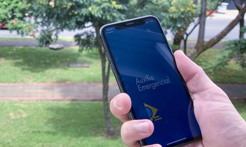 BENEFÍCIO: Auxílio emergencial pode ficar para abril, diz Guedes