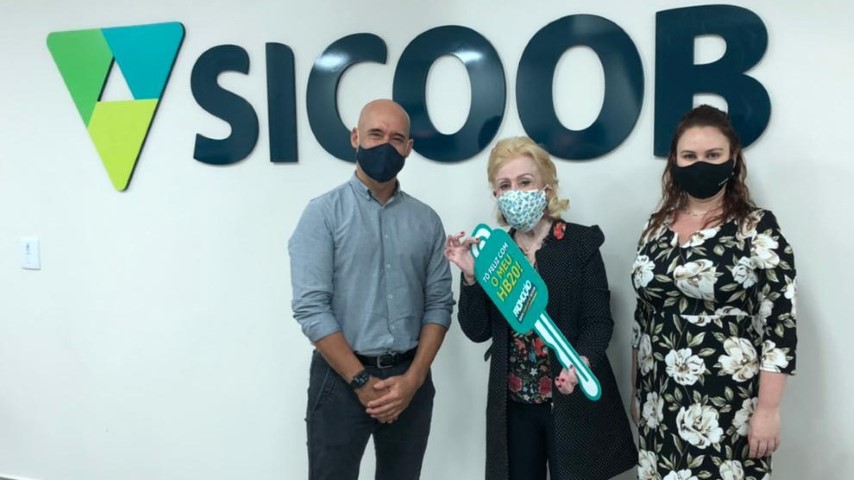 SICOOB METROPOLITANO: Cooperados são contemplados com carro novo e R$ 2 mil na campanha “Sorte Assim só no Sicoob”