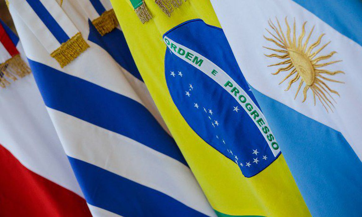 COMÉRCIO INTERNACIONAL: Indústria pede fortalecimento do Mercosul no 30º aniversário do bloco