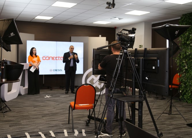 CRESOL: Projeto online reúne aproximadamente 250 jovens de 13 estados brasileiros