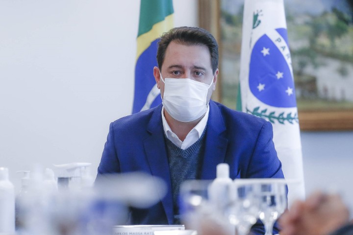 PARANÁ: Novo decreto passa toque de recolher para 20 horas e muda horários do comércio, a partir de sexta-feira
