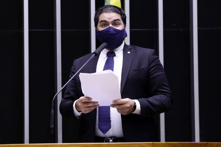 LEGISLATIVO: Câmara aprova MP que elevou salário mínimo para R$ 1.100 em janeiro