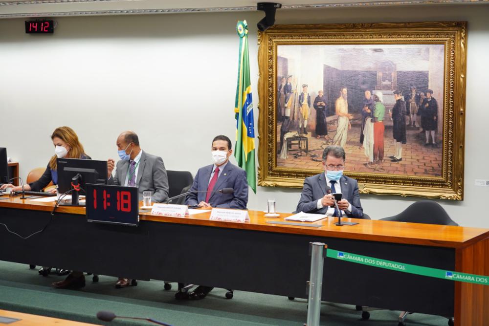 TELECOMUNICAÇÕES: PL que autoriza coops de telecom é aprovado na Câmara