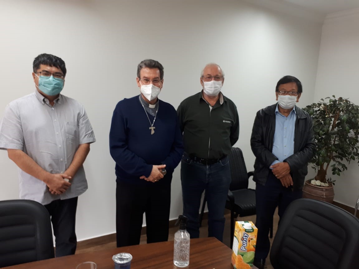 COCAMAR: Arcebispo de Maringá visita a cooperativa