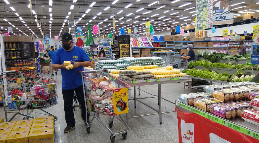 VAREJO: Vendas sobem 1,8% em abril, maior alta para o mês desde 2000