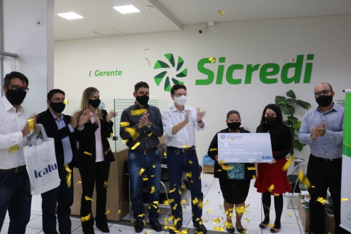 SICREDI RIO PARANÁ: Associada de Nova Londrina o ganha R$ 50 mil em sorteio do Seguro de Vida