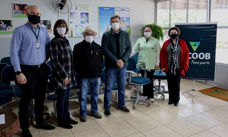 SICOOB CREDICAPITAL: Cooperativa realiza a doação de cadeiras para o Abrigo São Vicente de Paulo