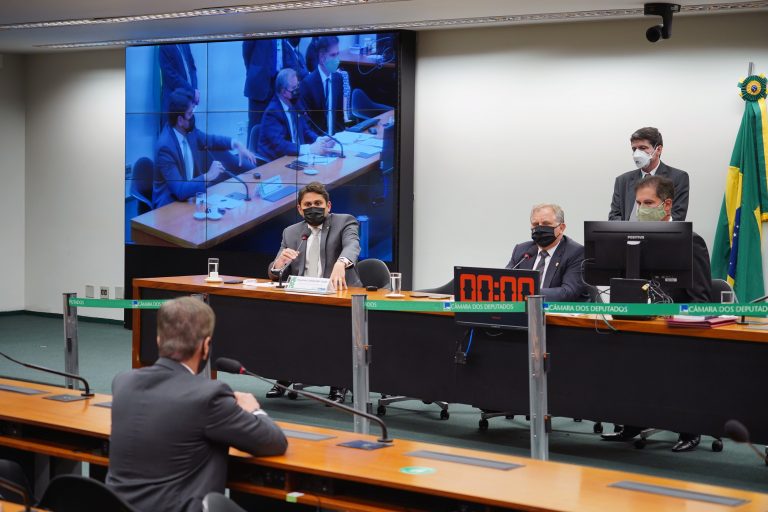 CMO: Comissão adia votação do relatório preliminar da LDO para segunda-feira