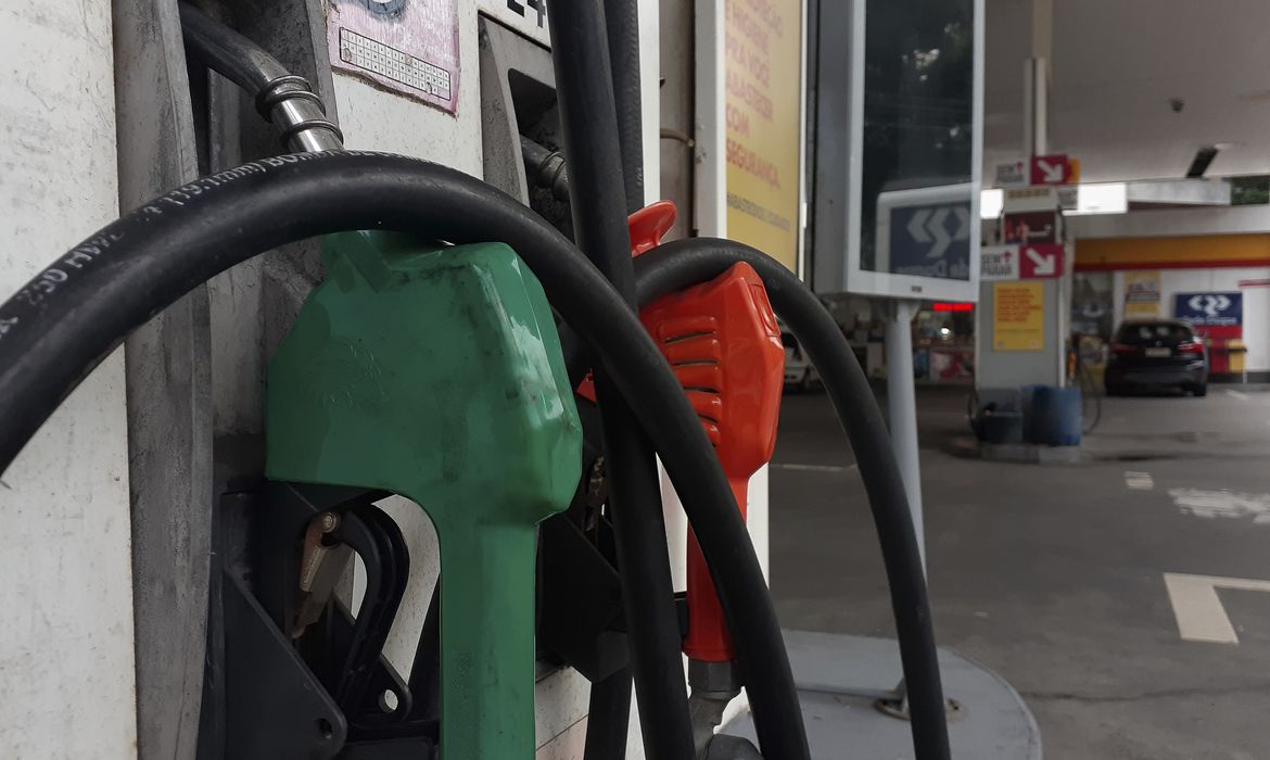 COMBUSTÍVEL: Governo fixa percentual do biodiesel misturado ao óleo diesel em 12%
