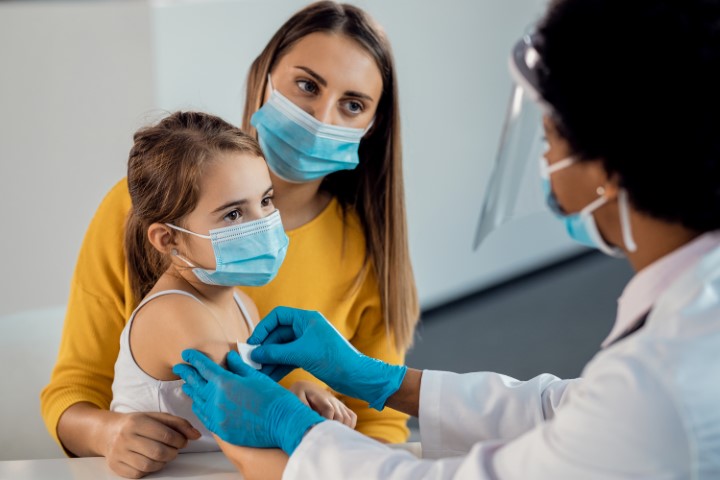 IMUNIZAÇÃO I: Vacinas com preços especiais previnem meningite e outras seis doenças que podem ser perigosas para bebês