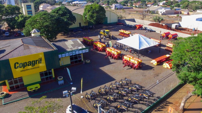 COPAGRIL: Cooperativa entrega 13 máquinas para produtores rurais 