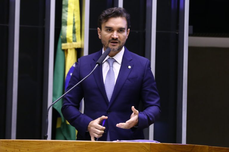 LEGISLATIVO: Novas regras do Imposto de Renda podem ser votadas em Plenário nesta quarta, diz relator