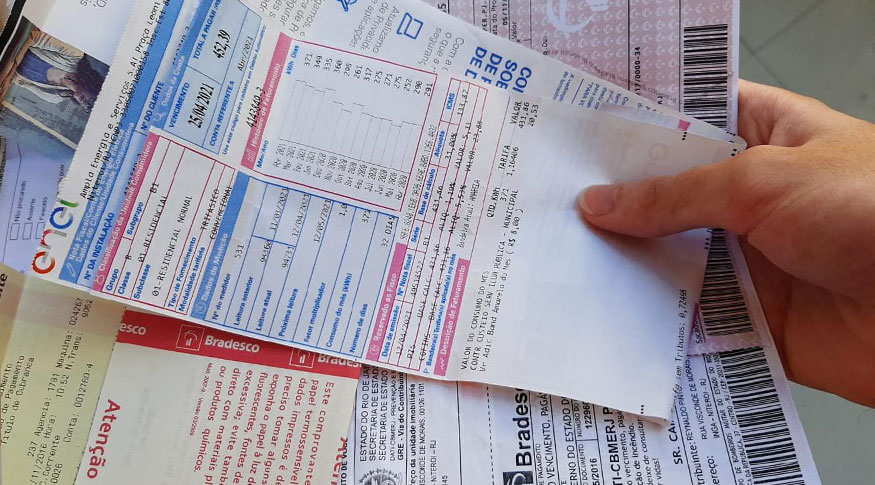  IBGE: 72,4% dos brasileiros vivem em famílias com dificuldades para pagar as contas