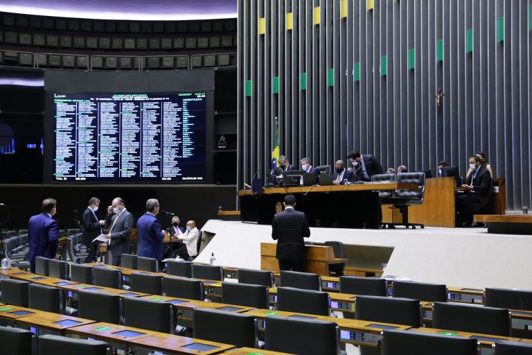 LEGISLATIVO: Câmara aprova projeto que altera regras do Imposto de Renda