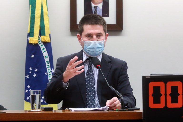 FINANÇAS E TRIBUTAÇÃO: Comissão aprova proposta que prorroga a desoneração da folha de pagamentos até 2026