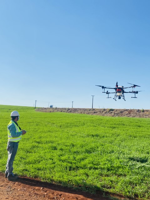 SICREDI VANGUARDA: Associado investe em drone para pulverização