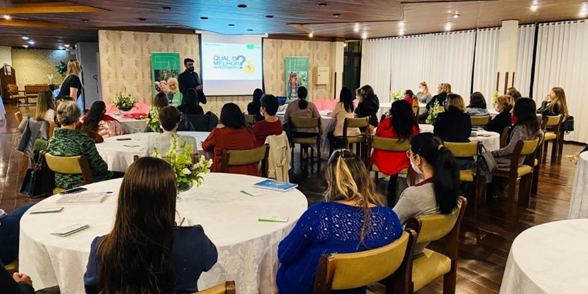 CASTROLANDA: Comissão de Mulheres promove evento sobre educação financeira em parceria com a Sicredi Campos Gerais