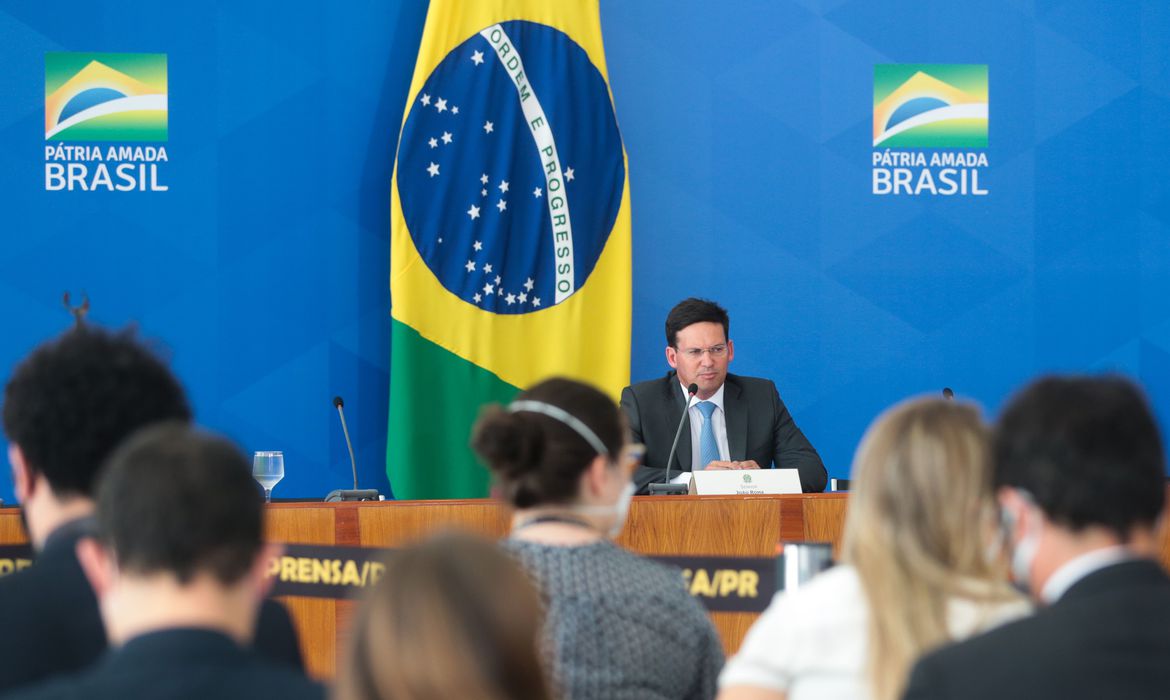ECONOMIA: Auxílio Brasil terá reajuste de 20% em relação ao Bolsa Família
