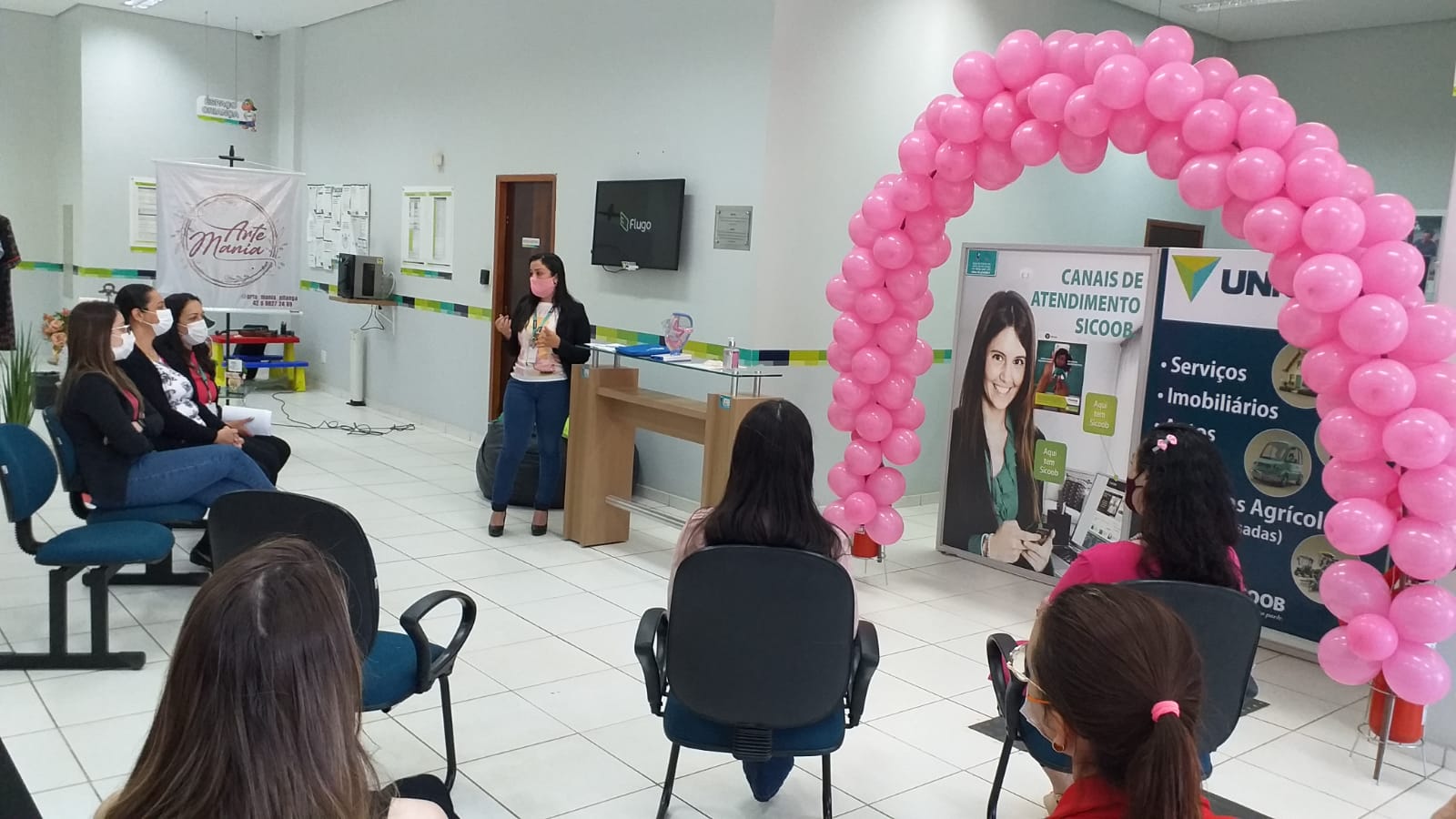 SICOOB METROPOLITANO: Cooperativa promove encontro com cooperadas para falar sobre Outubro Rosa