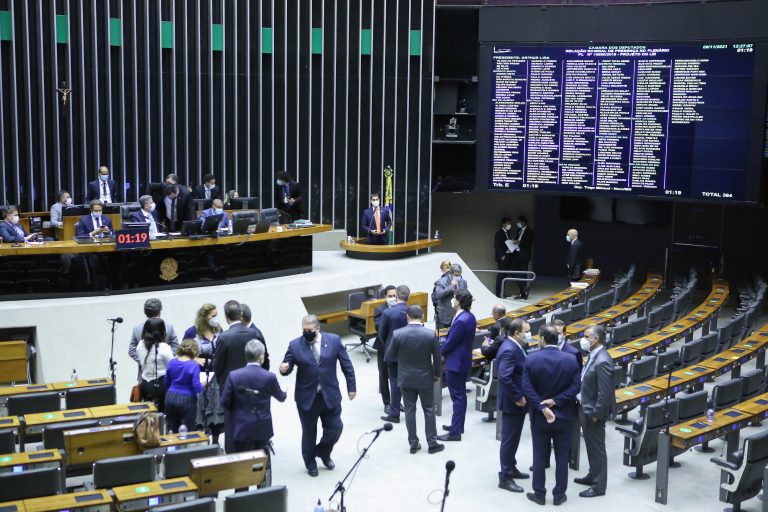 LEGISLATIVO: Câmara pode votar MP que recria Ministério do Trabalho e projeto que regulamenta mercado de carbono