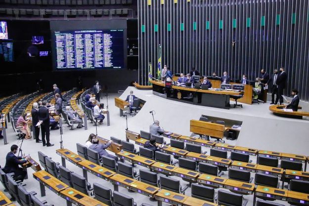 LEGISLATIVO I: Câmara aprova MP do programa Auxílio Brasil com ampliação de famílias beneficiadas
