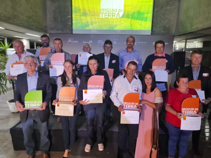 PREMIAÇÃO: Governador destaca força do agronegócio paranaense no 1º Prêmio Orgulho da Terra