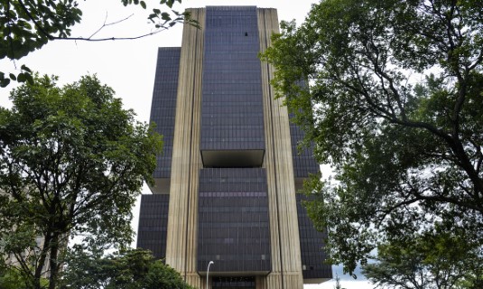 SELIC: Copom aumenta taxa básica de juros para 9,25% ao ano