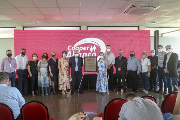 COOPERALIANÇA: Frigorífico de R$ 83 milhões é inaugurado em Guarapuava, com apoio do Estado