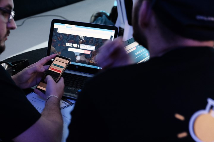 COOPAVEL I: Hackathon dará prêmios em dinheiro a soluções a problemas reais do campo