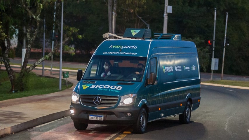 SICOOB OURO VERDE: Com agência móvel, cooperativa visita MEIs oferecendo educação financeira