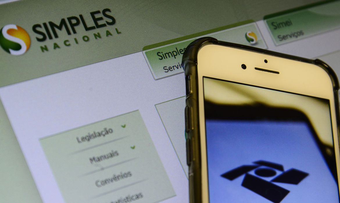 EMPREENDEDORISMO: Quase 600 mil empresas pediram adesão ao Simples em janeiro