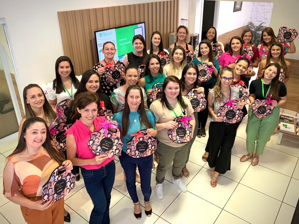 SICREDI PLANALTO DAS ÁGUAS: Dia da Mulher é comemorado com palestra da psicóloga Regilene Almeida