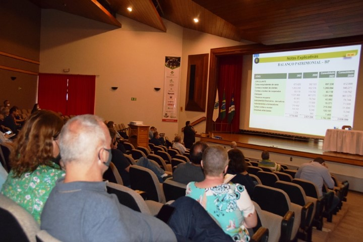 AGRÁRIA: Em assembleia, cooperativa apresenta a cooperados o maior faturamento de sua história