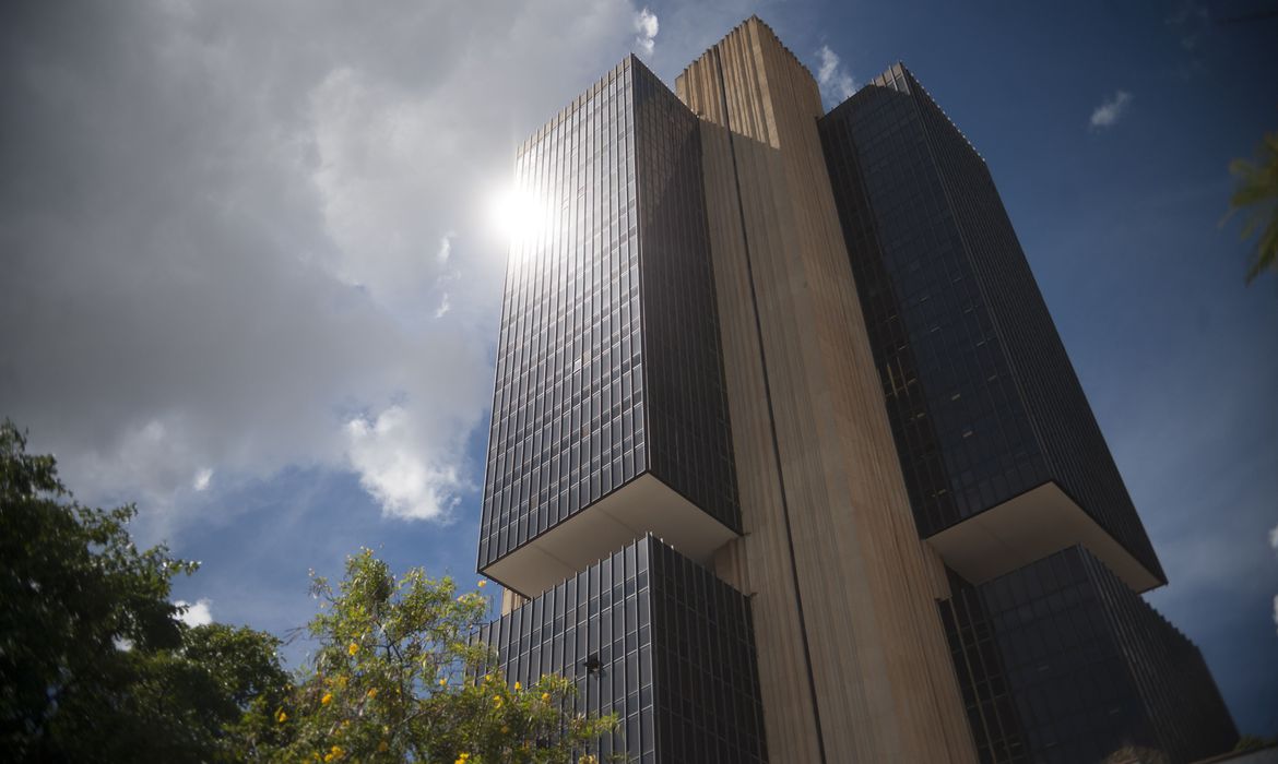 BC: Copom eleva juros básicos da economia para 11,75% ao ano