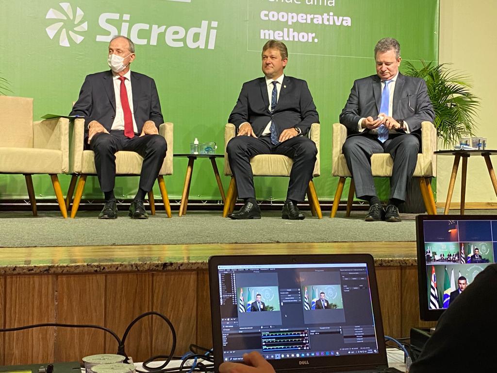 SICREDI PLANALTO DAS ÁGUAS: AGO encerra ciclo assemblear