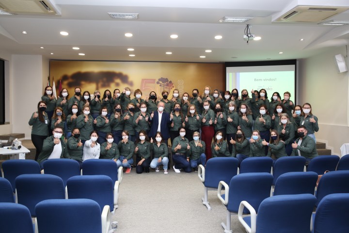 COOPERATIVISMO: Grupo feminino da C.Vale visita sede do Sistema Ocepar