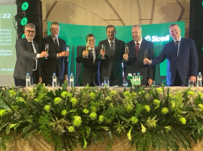 SICREDI CAMPOS GERAIS: Em Assembleia, coordenadores de núcleo aprovam a distribuição dos resultados entre os associados