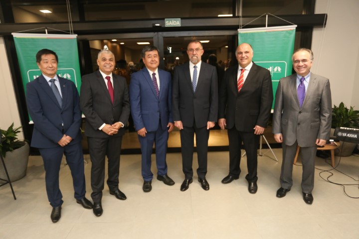 UNIMED CURITIBA: Nova diretoria é eleita e empossada