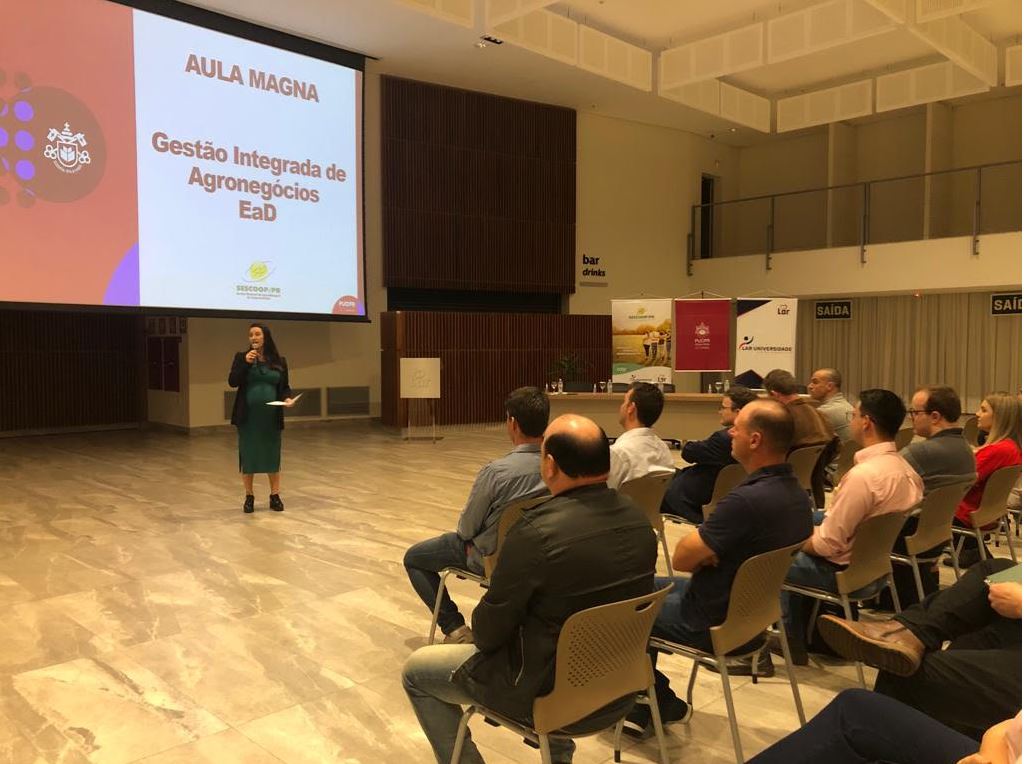 FORMAÇÃO: Profissionais da Lar iniciam curso de graduação em Gestão Integrada de Agronegócios