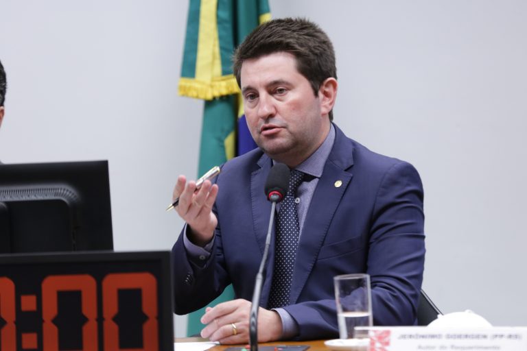 LEGISLATIVO III: Projeto cria fundo nacional para financiar ações de defesa agropecuária