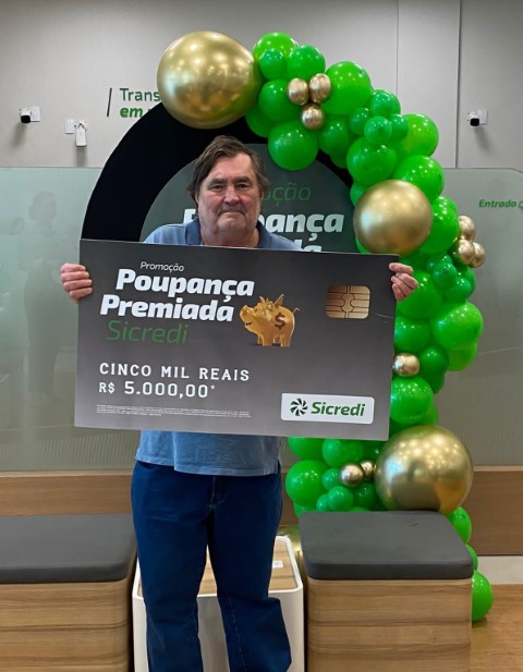 SICREDI VALE DO PIQUIRI: Prêmio da campanha da poupança é entregue a associado de Ubiratã (PR)