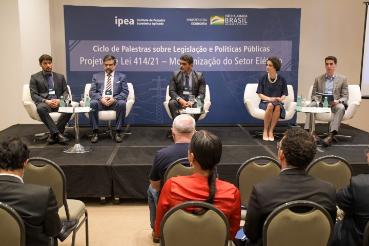 IPEA: Especialistas apontam benefícios à população com a modernização do setor elétrico