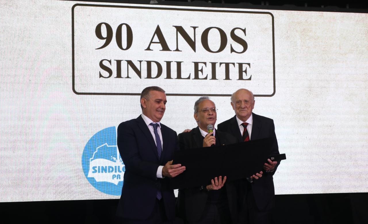 SINDILEITE: Sindicato celebra 90 anos com homenagens e planejamento de futuro