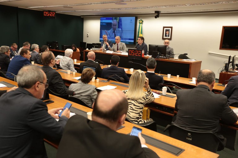 POLÍTICA  AGRÍCOLA: Plano Safra 2022/23 será robusto, diz ministro Marcos Montes
