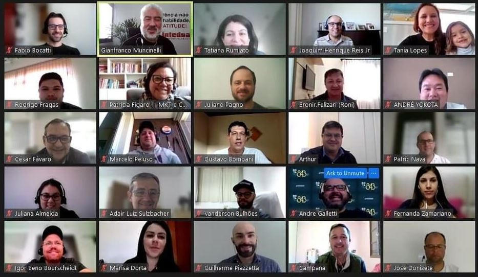 FORMAÇÃO: Alunos da pós-graduação em Liderança e Práticas de Gestão apresentam projetos de intervenção