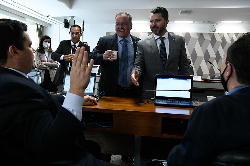 LEGISLATIVO I: Sem consenso e quórum, votação da reforma tributária é adiada na CCJ