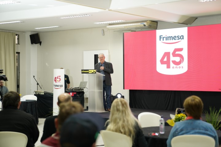 FRIMESA: Cooperativa e Jornal O Presente celebram Dia do Leite com discussões sobre o desenvolvimento da produção leiteira 
